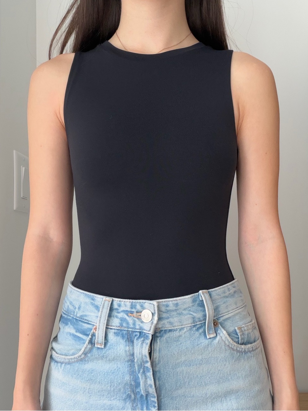 Aritzia Babaton Contour Bodysuit